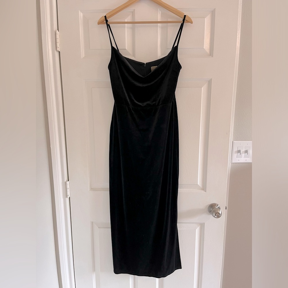 Size 8 Black Velvet Taylor Midi Dress